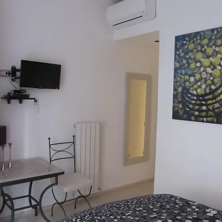 Πανσιόν Your In Piazza Mazzini 3*